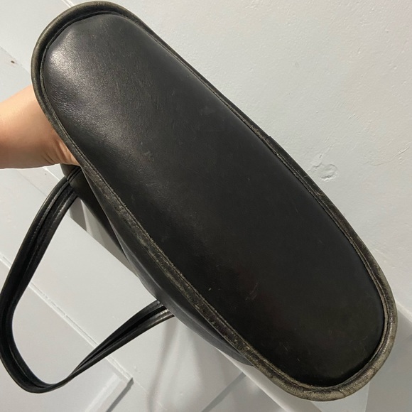 Vintage Black Coach Slim Duffle Sac - Picture 7 of 11